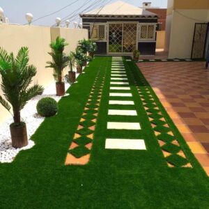 تنسيق الحوش بالعشب الصناعي